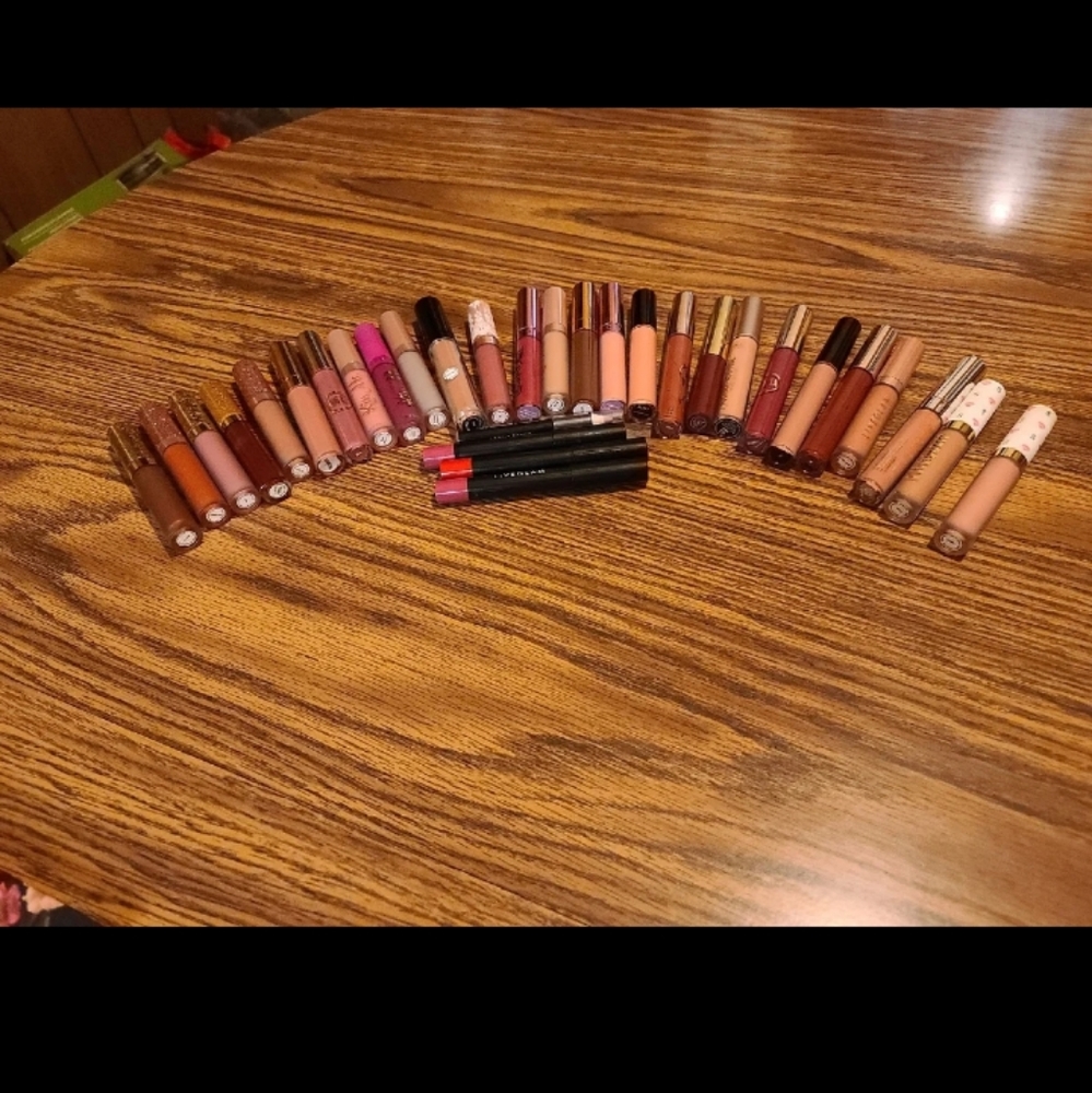 Lipstick and lipliner